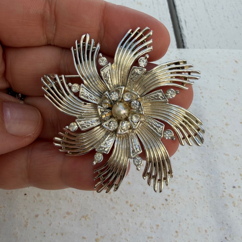 Ceil Chapman Vintage Silver Tone Sunburst Brooch Faux Pearl Rhinestone Flower